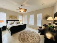Family Retreat with pool for 6 Pet Lovers 130 E Retama #3 - Bed and Breakfast South Padre Island
