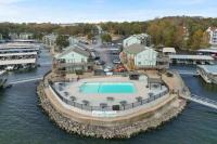 The Luxe Lakefront - Bed and Breakfast Lake Ozark