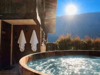 Chalet des Grémiloups, Jacuzzi and Mont-Blanc view - Chambres d'hôtes Saint-Gervais-les-Bains