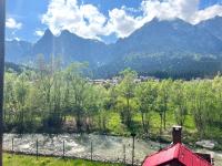 Riverside Lindas - Next to Train Station with Parking - B&B Sămara