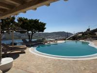 Stylish villa in Ornos with Amazing View &Pool access - B&B Ornós