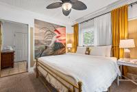 Old Carrabelle Hotel Magnolia Suite - Bed and Breakfast Carrabelle
