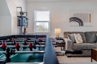 New Listing! 3BR with King Suite and Fenced in Yard - B&B Charlotte