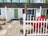 Cottage 4 - Queen and Full Beds Child Loft w 2 Twins Private Bath Kitchenette Pets Allowed Fee applies - B&B Wolfeboro