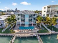 Treasure Trove Waterfront Haven - Bed and Breakfast St. Pete Beach