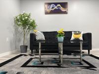 Spacious Suite Parking Self Check In WiFi - B&B Winnipeg