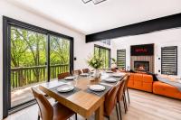 4 BR Lakeside House in Woods - B&B Analomink