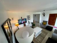 Bay Loft 2 bedroom Apartment with 3 beds & Lake Views - Bed and Breakfast Homa Bay