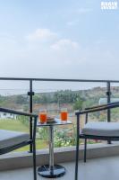 StayVista at Vayu Farm with BBQ, Bonfire & Lake View - B&B Mahirāvani