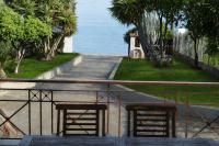 Villa Bella Loukisia Seafront 5BR Villa for 10 Near Athens - B&B Loukísia