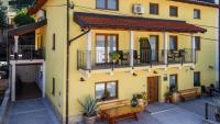 Apartmaji Tinta - Bed and Breakfast Kanal