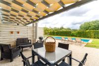 Casa Ribeiro - Algarve Stay with Pool near Airport - B&B Faro