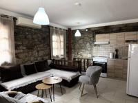 Stone house Vasilis - B&B Psakoúdia