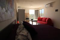 Apartment with Mountain View