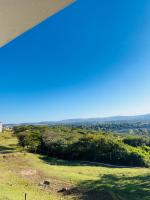 Poolside stay with city view & free parking - Ferienwohnung Pietermaritzburg