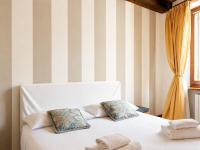 Ai piedi del castello / 4PL / Apt. FULL - B&B Verona