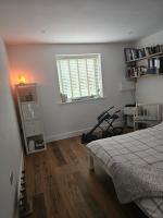 Modern newly built 5 bedroom detached property - B&B Monkton