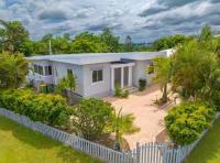Central Gympie 3BR Family Home Mountain Views - B&B Gympie