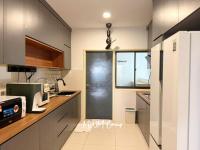 Marina Residence Lakeview Home sweet Home 8 min to Midvalley - Chambres d'hôtes Johor Bahru