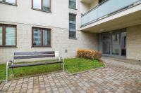 White and Grey Apartment with Parking Close to Tauron Arena by Noclegi Renters - B&B Krakow