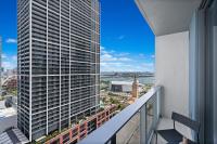 Skyline Miami Worldcenter - Pool - B&B Miami