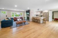 Cape Cod heated Pool, Putting Green, Speak Easy, Game room, - B&B Harwich