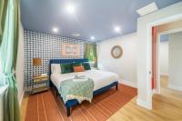 Cape Cod heated Pool, Putting Green, Speak Easy, Game room, - B&B Harwich
