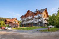 Cozy Apartment with Parking and Balcony by Noclegi Renters - B&B Szklarska Poręba