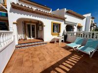 Comfortable Townhouse in Villamartín with Spacious Rooftop Terrace - B&B Orihuela Costa