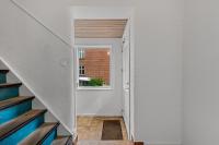Bright and spacious 3 bedroom with balcony close to the city - B&B Abenrá