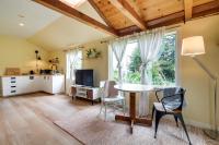 Pacific View Cottage - 100’ High w/ Ocean Views - B&B Langlois