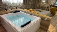 Suite spa civico 4 - B&B Follonica