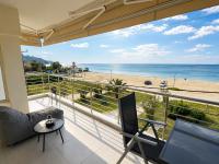 Sea View Luxury Apartment Beachfront 3BR - Chambres d'hôtes Agía Triáda