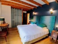 Twin Room with Shower