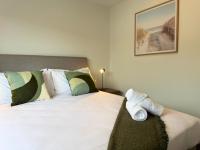 Fairfield Townhouse with Private Courtyard - B&B Lower Hutt