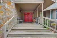 Spacious Lakefront - B&B Fayetteville