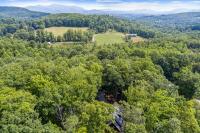 Serene Blue Ridge Pkwy Cabin - B&B Spruce Pine