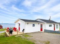 Long Beach Lookout Vacation Rental - B&B Twillingate