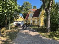 Amazing location at sandy beach with outdoor jacuzzi - B&B Höllviken