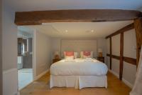 Characterful Home Steps from Cathedral - Bed and Breakfast Hereford