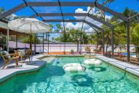 Manatee Haven Pool Games Hot Tub Firepit - B&B Bradenton