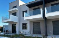 Azure Sirines Garden Apartment - Bed and Breakfast Ofrínion