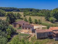 Le Mas dAmour - Bed and Breakfast Montcabrier