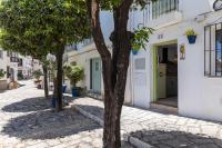 Old Town, Historic Townhouse, Rooftop and Courtyard - Chambres d'hôtes Estepona