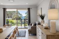 Days By The Bay - 3BR house with ocean views - Chambres d'hôtes Hyams Beach