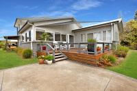 Whale Song - pet-friendly home steps to the beach - B&B Vincentia