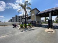 Room to rent in a 3 bedroom serviced Apartment - Bed and Breakfast Midrand