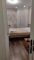 Комната в частном доме где проживает семья - Chambres d'hôtes Bichkek