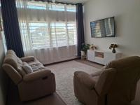 Spacious 2BR Apartment in Mombasa CBD with Park Views by Luxe Stays - Bed and Breakfast Mombassa
