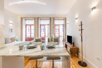 Sol Downtown Studio with Juliet Balcony - B&B Porto